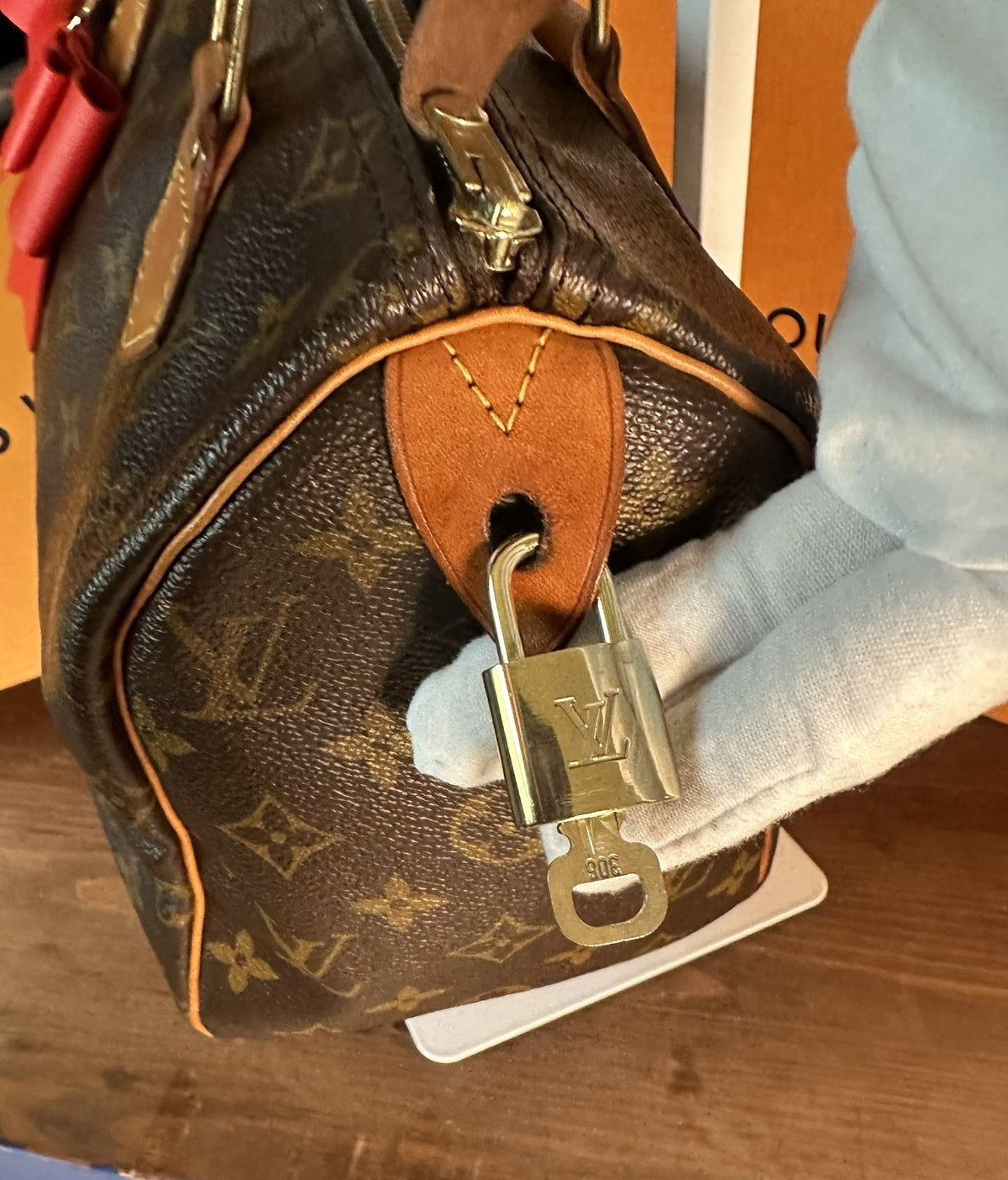 Authentic Louis Vuitton Speedy Monogram 25