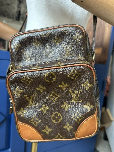 Authentic Vintage Louis Vuitton Amazone Monogram MM Crossbody Bag