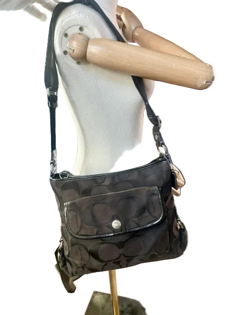 Vintage Y2K Coach Kyra Signature File Crossbody/ Shoulder Bag