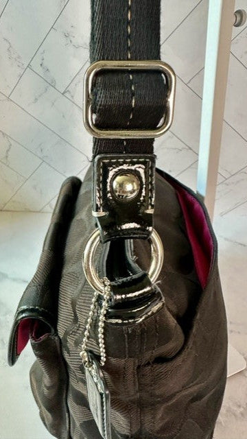 Vintage Y2K Coach Kyra Signature File Crossbody/ Shoulder Bag