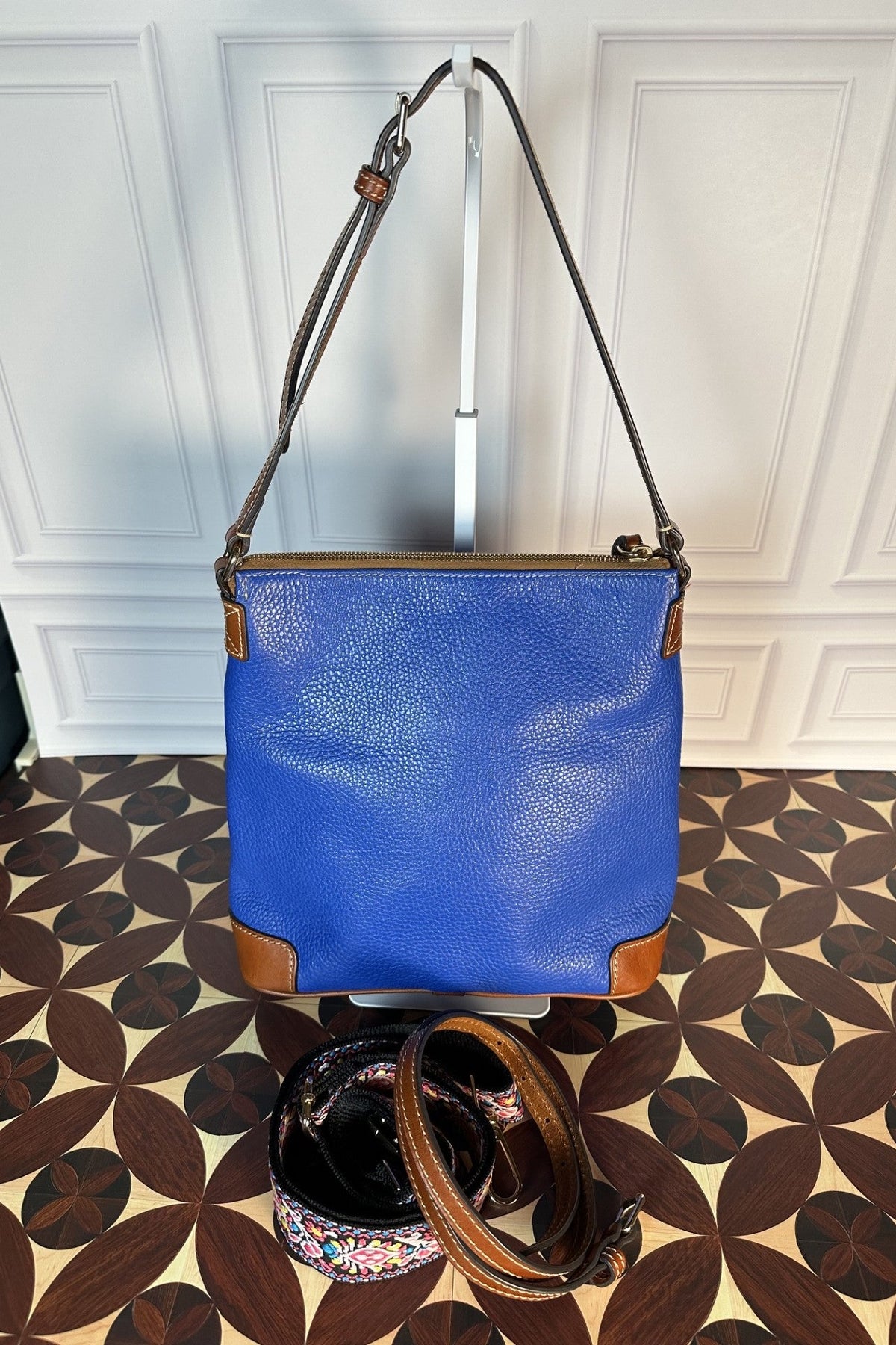 Dooney & Bourke Pebble Grain Zip Crossbody