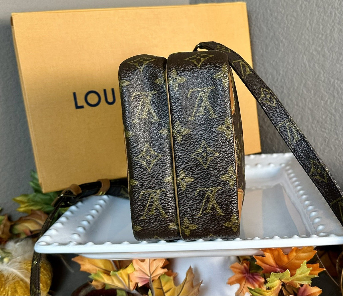 Authentic Vintage Louis Vuitton Amazone Monogram MM Crossbody Bag
