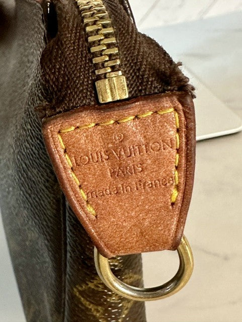 Louis Vuitton Pochette Accessoires Monogram Bag Vintage