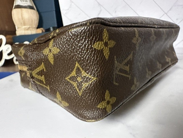 Louis Vuitton Monogram Trousse Toilette 23