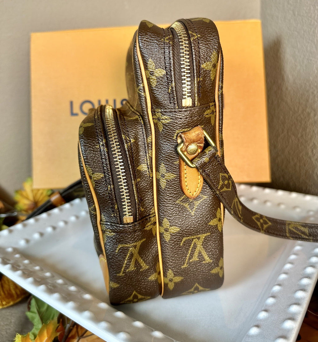 Authentic Vintage Louis Vuitton Amazone Monogram MM Crossbody Bag