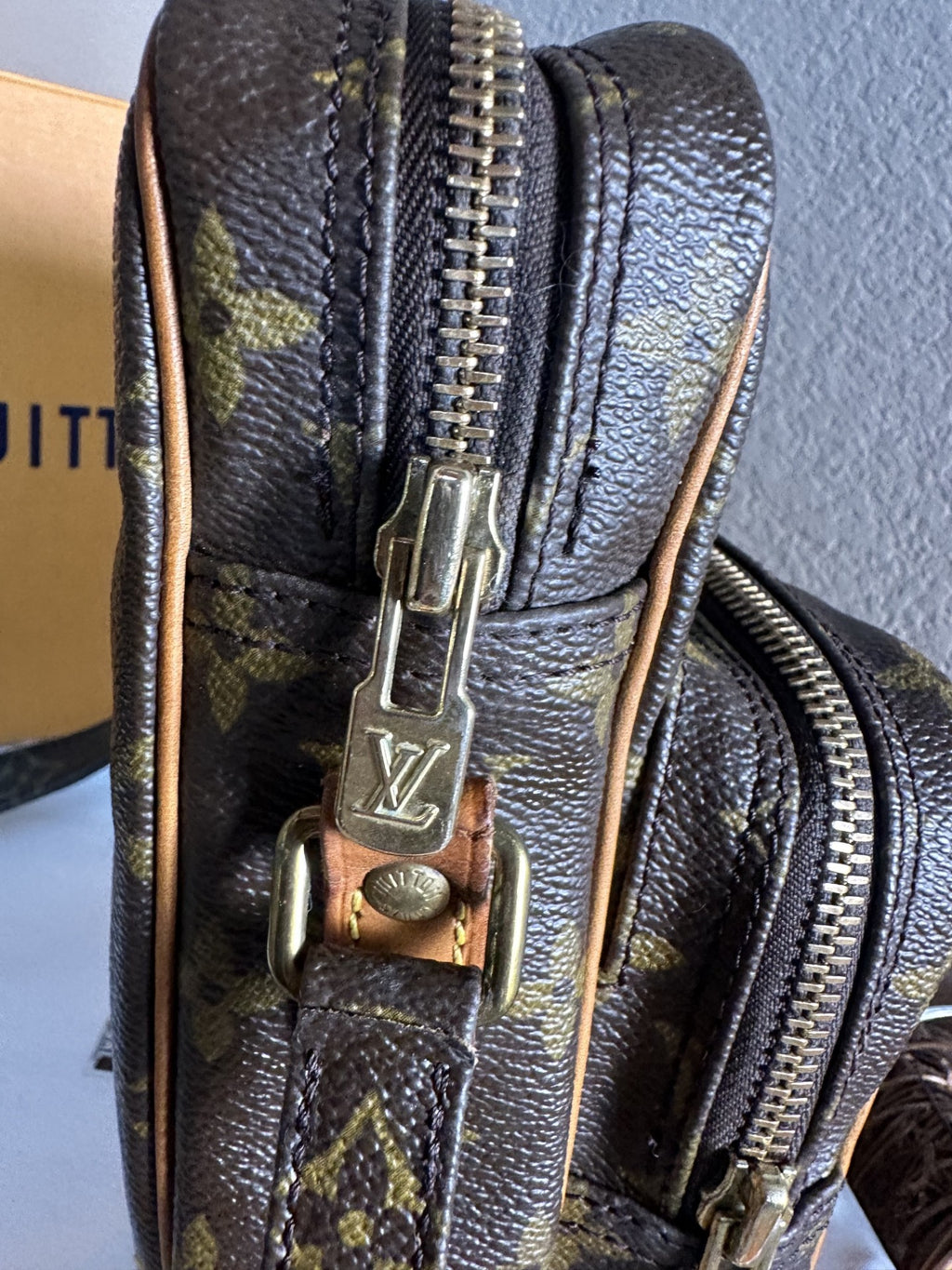 Authentic Vintage Louis Vuitton Amazone Monogram MM Crossbody Bag