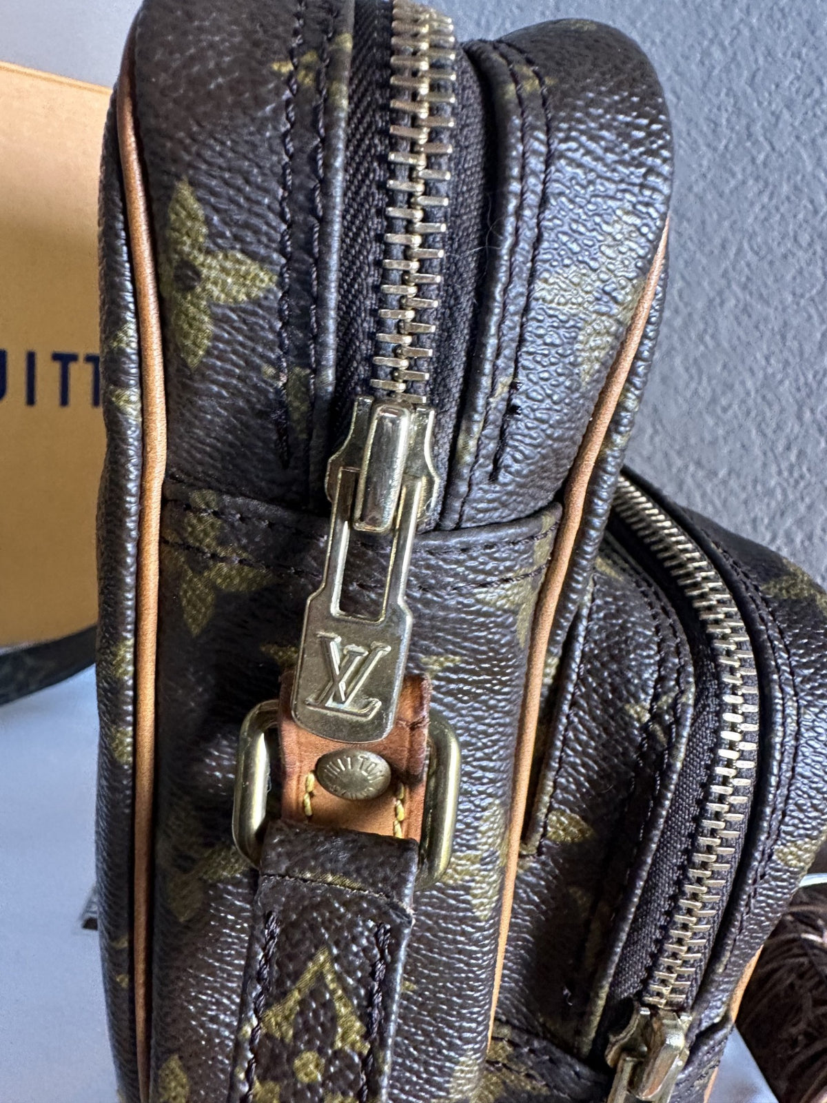 Authentic Vintage Louis Vuitton Amazone Monogram MM Crossbody Bag