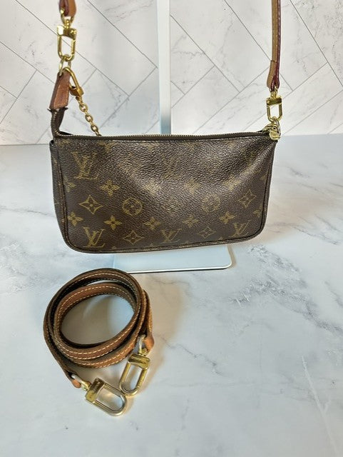 Louis Vuitton Pochette Accessoires Monogram Bag Vintage