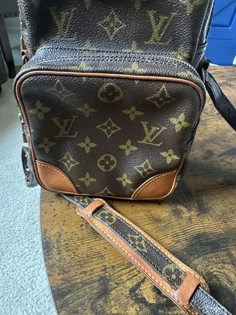 Authentic Vintage Louis Vuitton Amazone Monogram MM Crossbody Bag