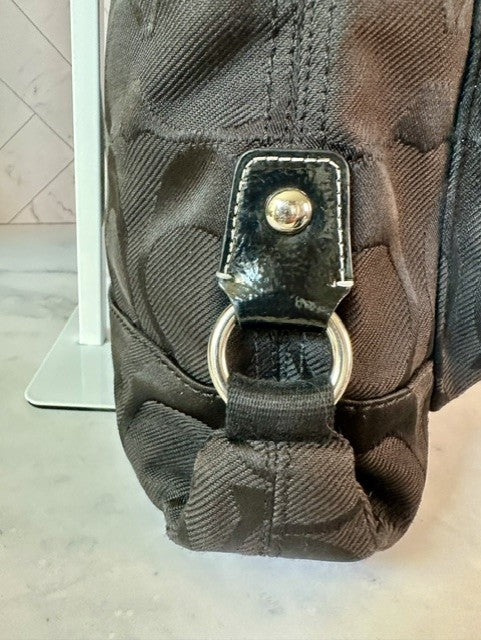 Vintage Y2K Coach Kyra Signature File Crossbody/ Shoulder Bag